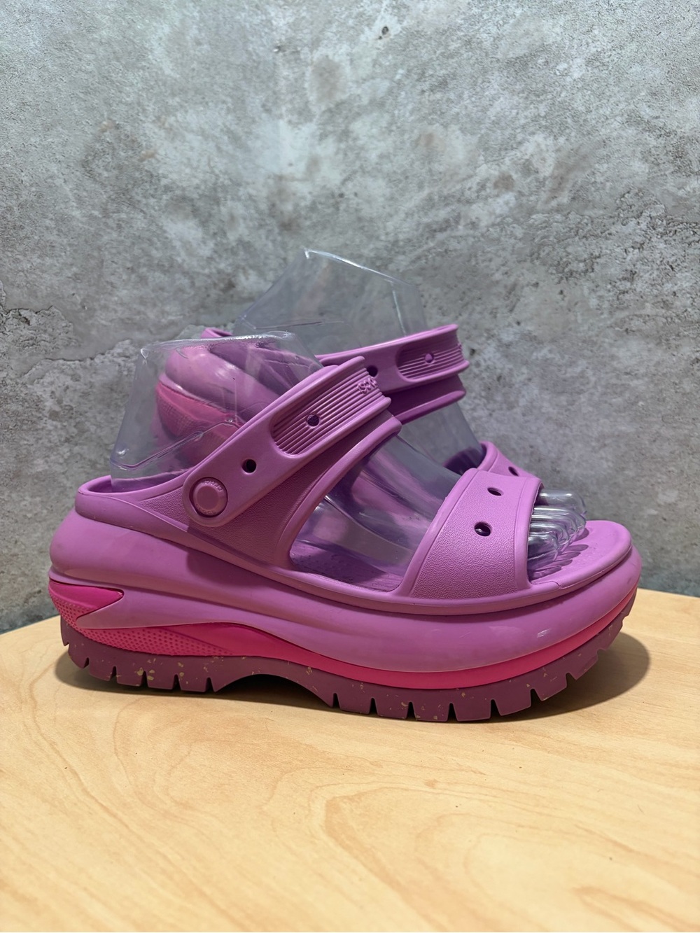 Crocs Women's Mega Crush Sandal size 7